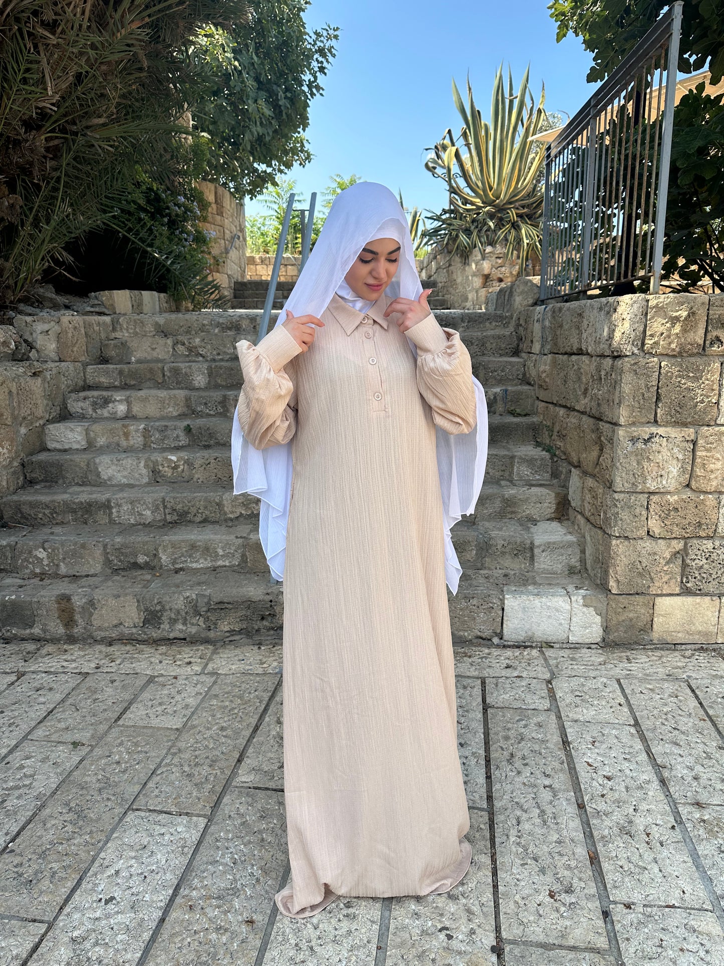 فستان الرِفا -لون بيج