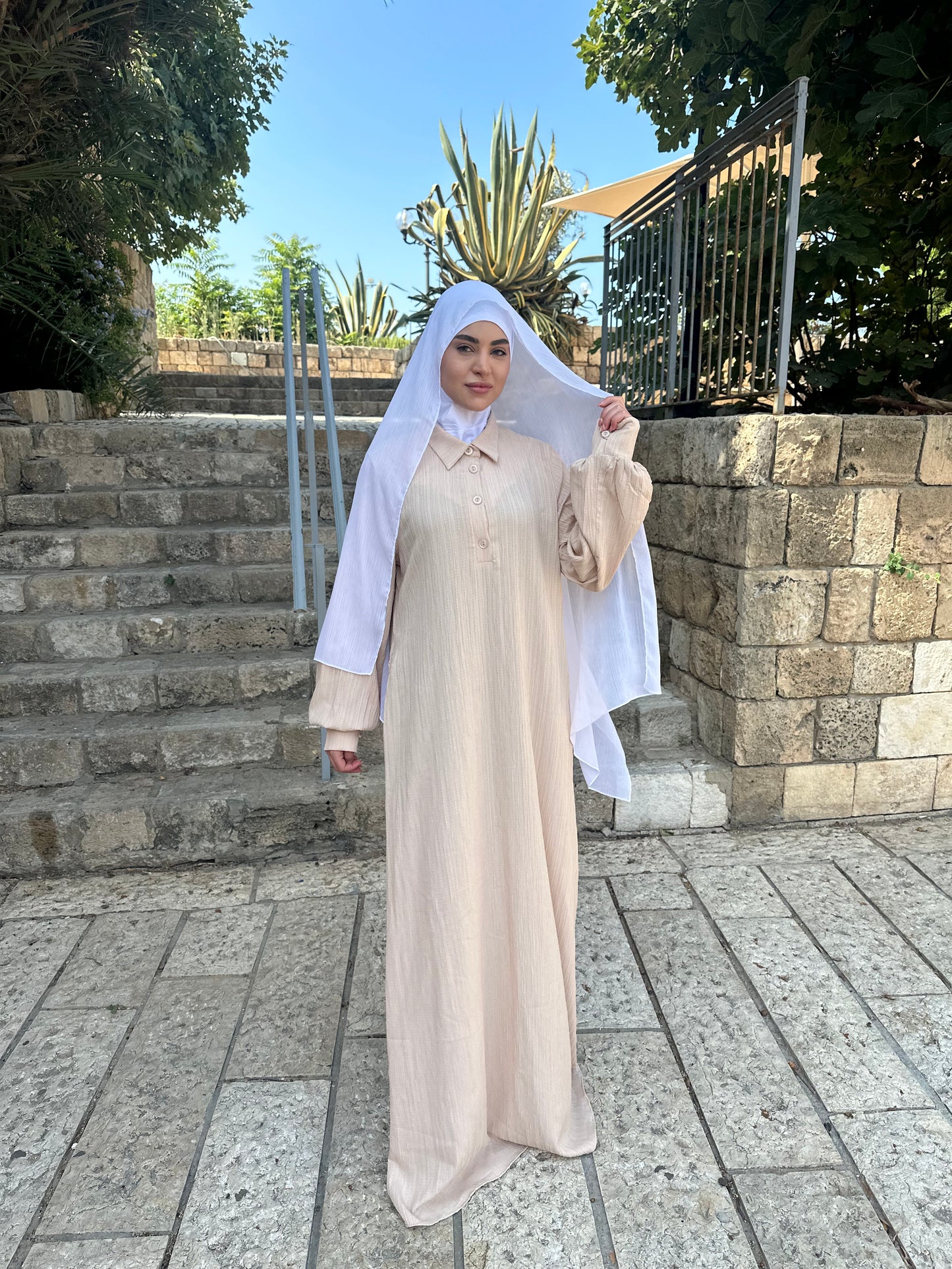 فستان الرِفا -لون بيج