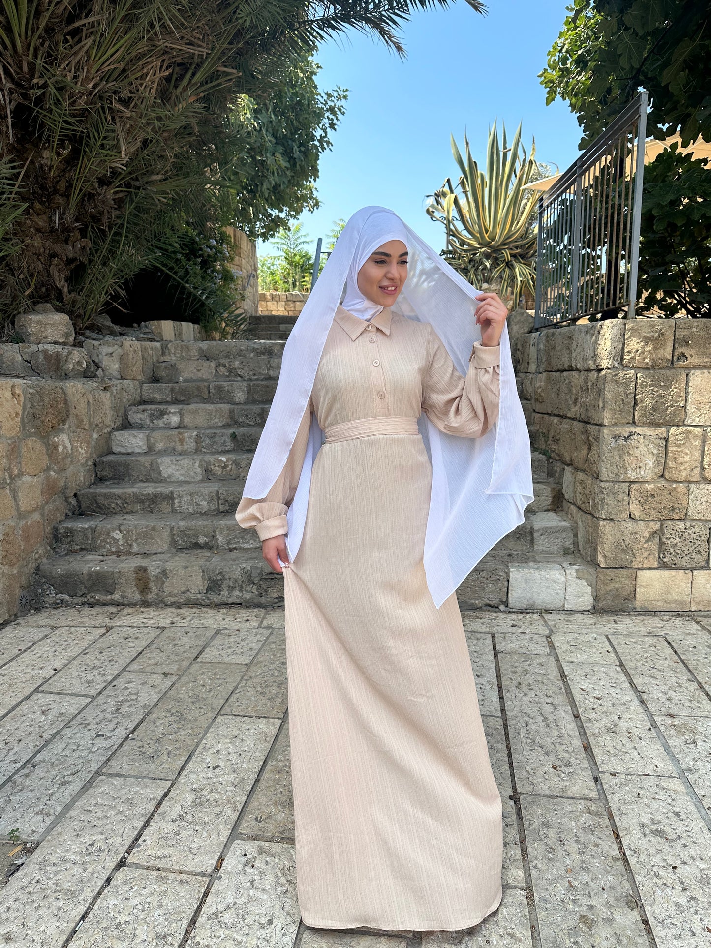 فستان الرِفا -لون بيج