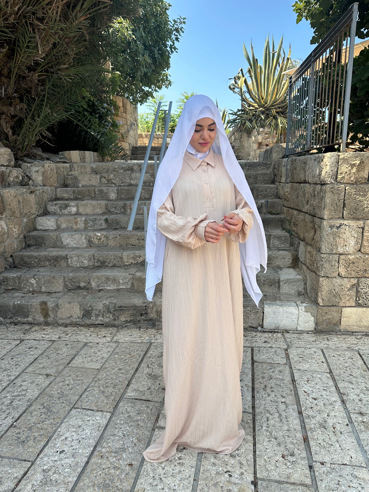 فستان الرِفا -لون بيج